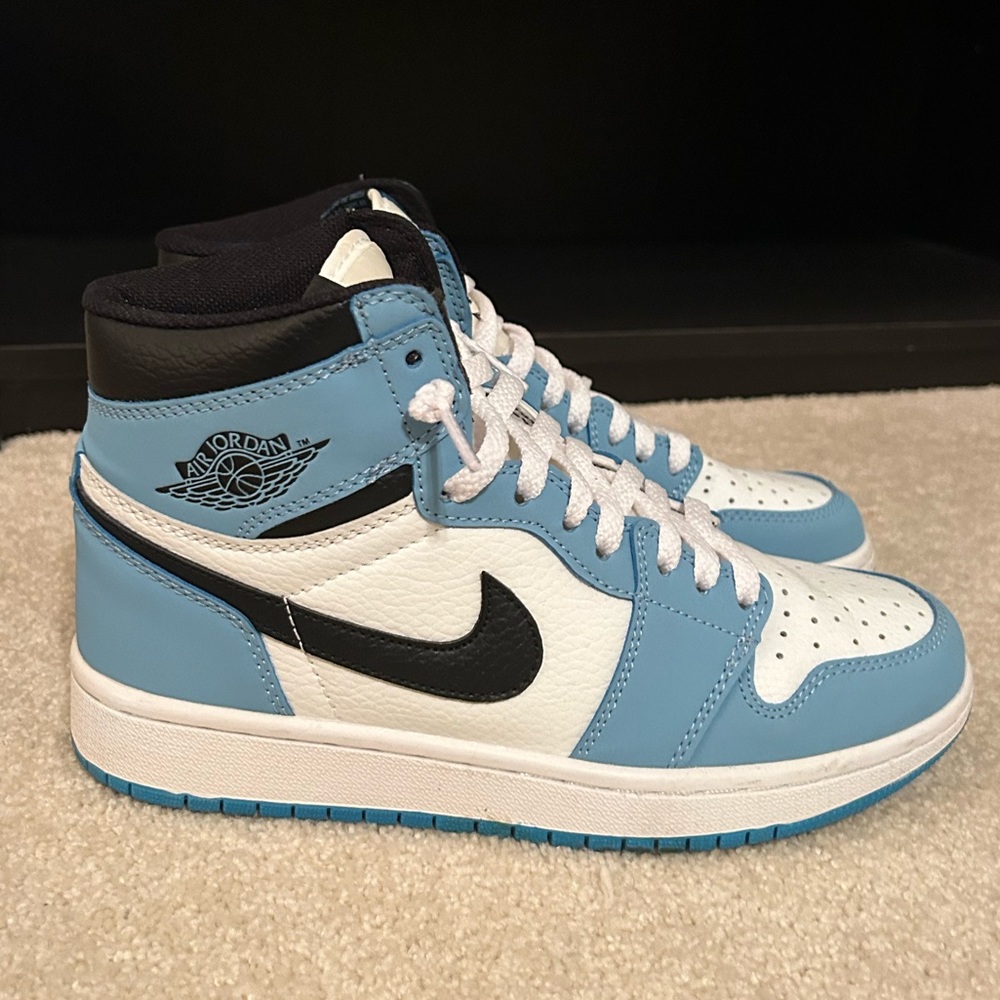 Air Jordan 1 Retro High OG University Blue